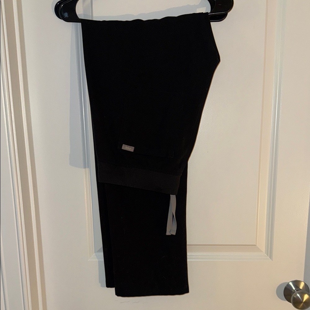 FIGS Black Slim-Fit Leggings